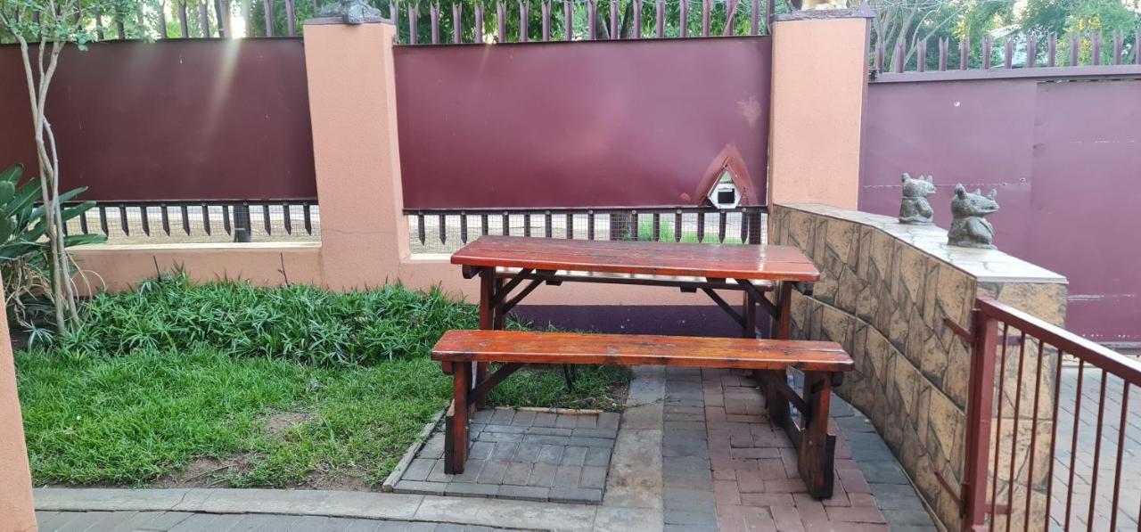 My House Guest House Pretoria-Noord Exterior foto